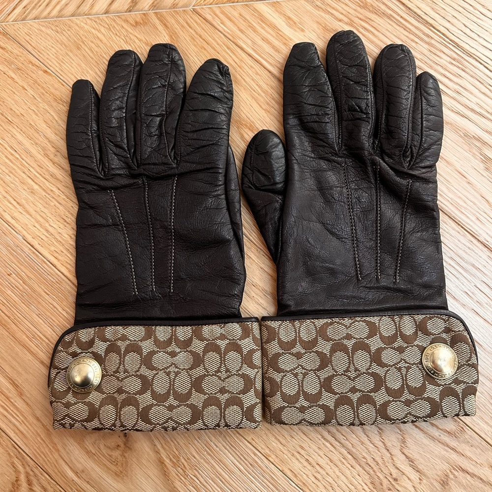 Coach Brown Leather Gloves with Patterned Cuffs